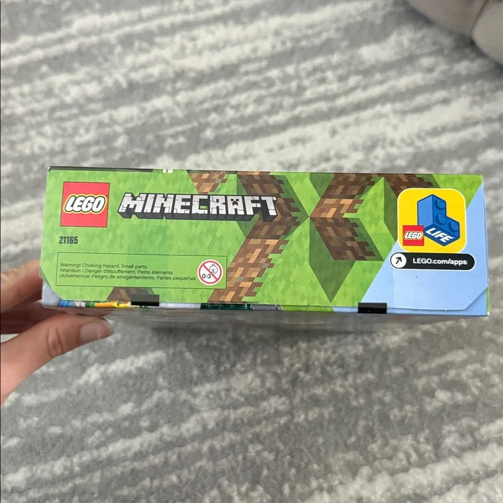LEGO Minecraft Bee Farm Set - Yellow, Green, Blue